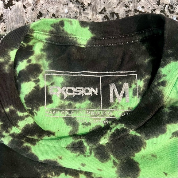 SOLD NWT- Headbanger' Unisex Tie-Dye T-Shirt - Green
Size Medium - Picture 3 of 5